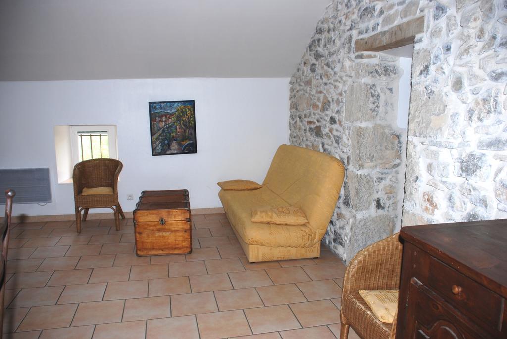 Les Jardins Du Mas Evesque Bed and Breakfast Rousson  Camera foto