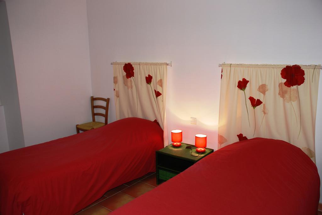 Les Jardins Du Mas Evesque Bed and Breakfast Rousson  Camera foto